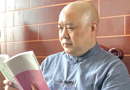 向彬